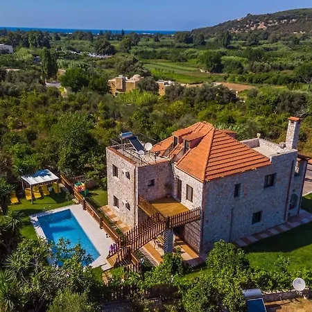 Villa Vicina - In Platanias And 4min By The *