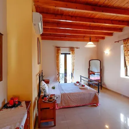 Vicina - In Platanias And 4min By The Chania (Crete)